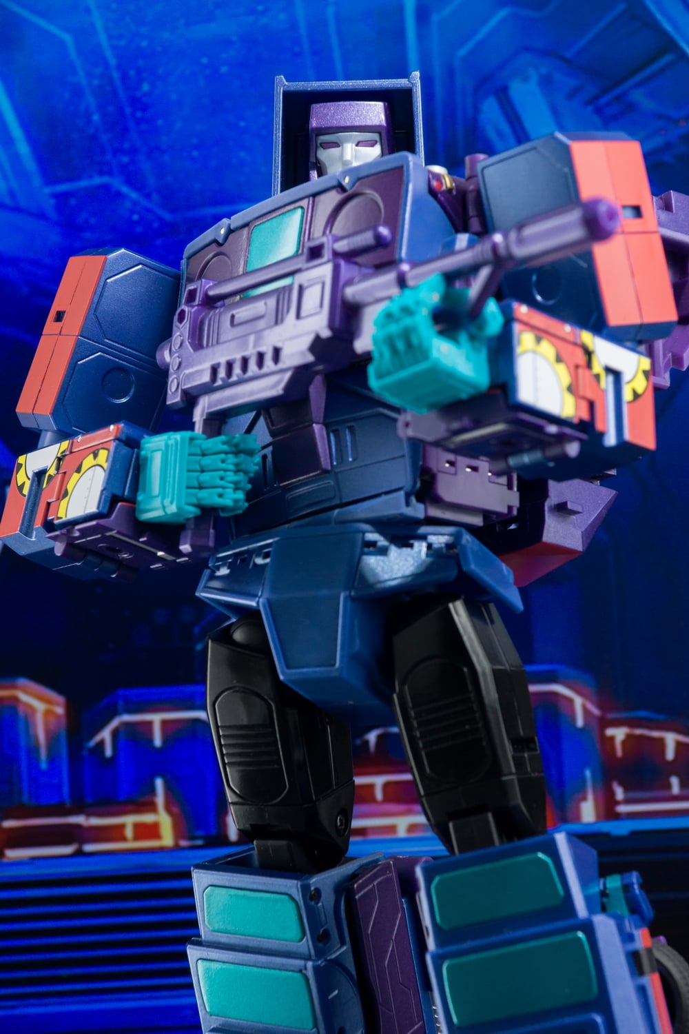X-Transbots MX-12GB5 Gravestone (G2 Motormaster) Offical Images